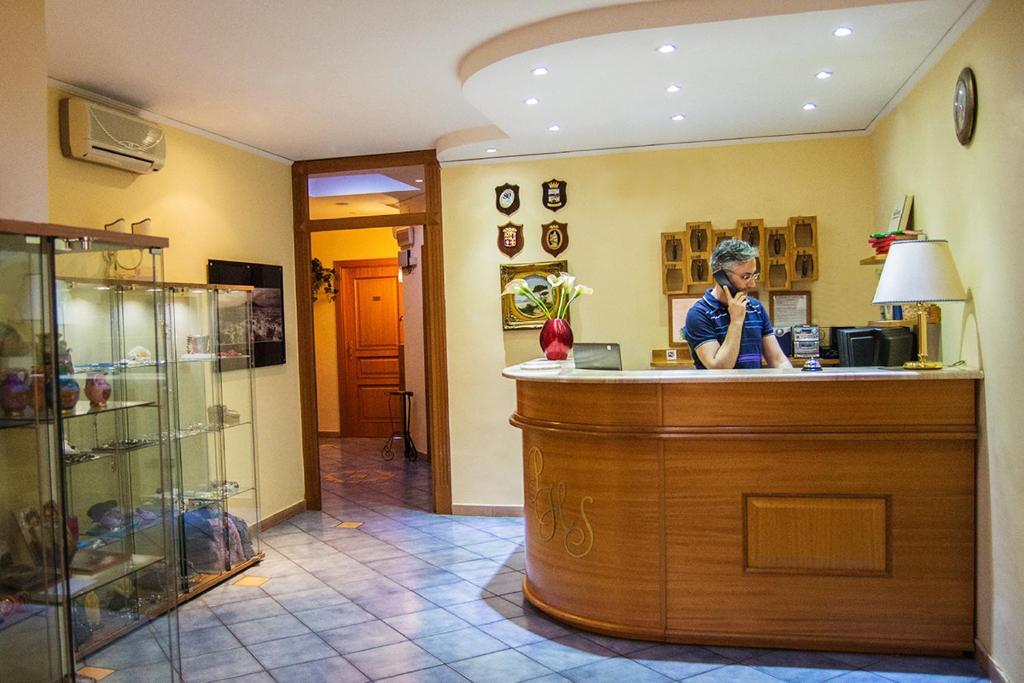 Hotel Piccolo Sogno Pompei Bagian luar foto