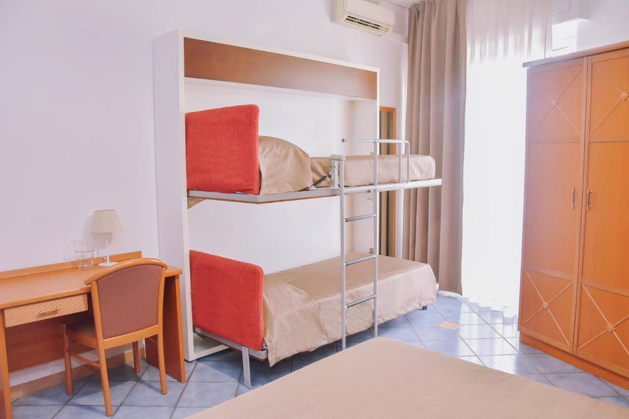 Hotel Piccolo Sogno Pompei Bagian luar foto