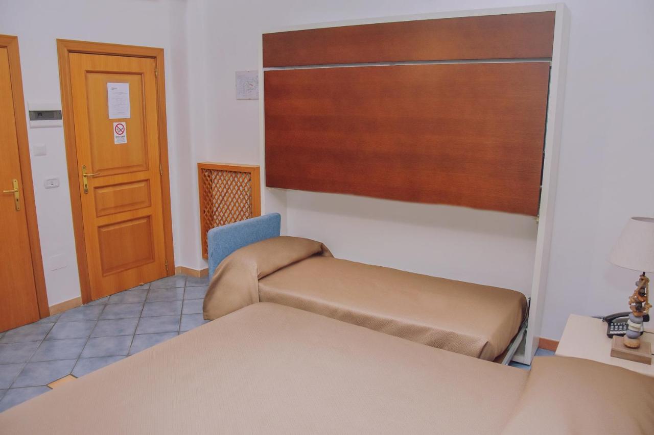Hotel Piccolo Sogno Pompei Bagian luar foto