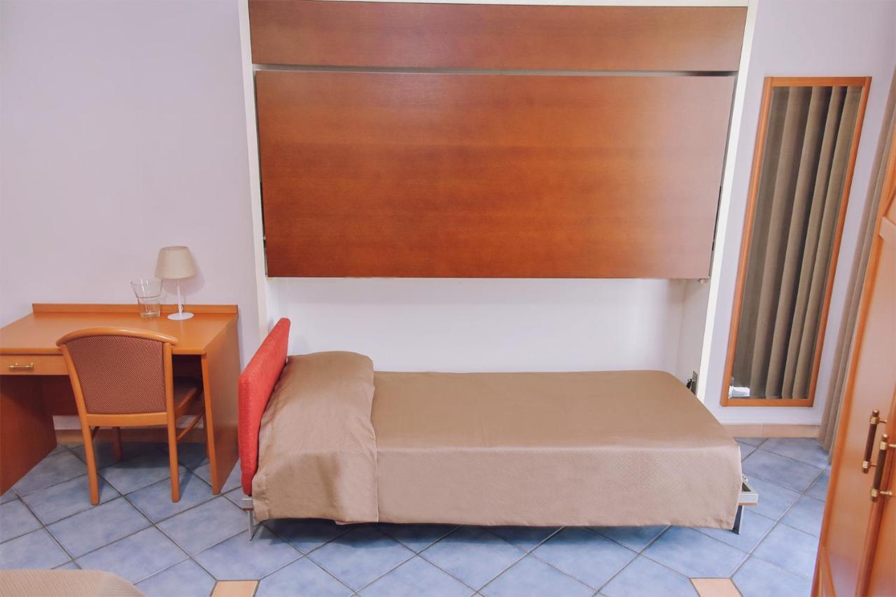 Hotel Piccolo Sogno Pompei Bagian luar foto