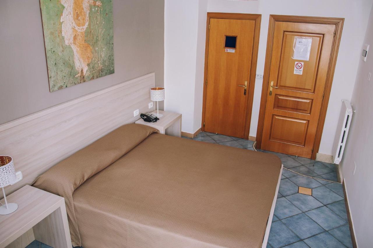 Hotel Piccolo Sogno Pompei Bagian luar foto