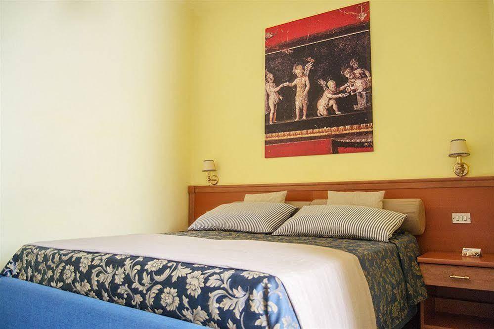 Hotel Piccolo Sogno Pompei Bagian luar foto