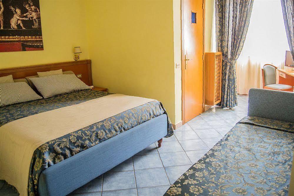 Hotel Piccolo Sogno Pompei Bagian luar foto